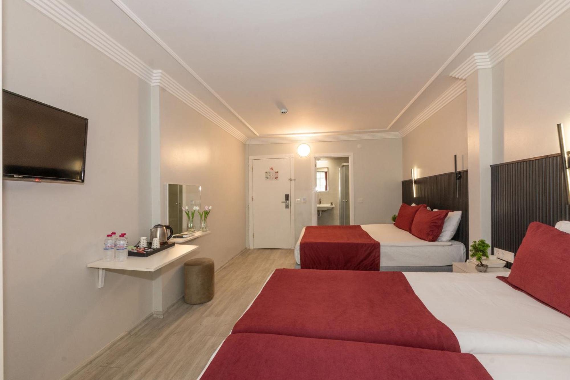 Istanbul Holiday Hotel Exterior foto