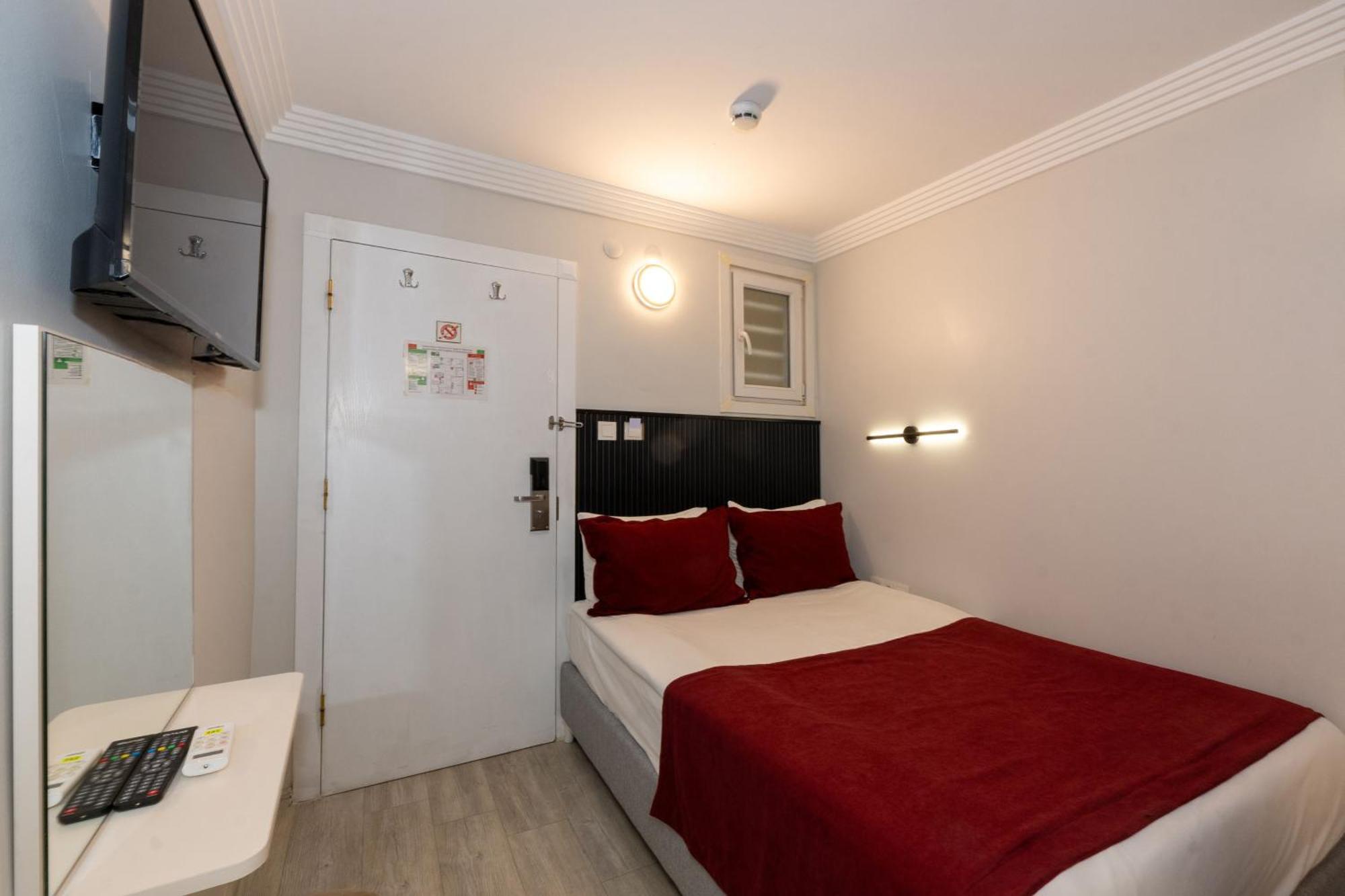 Istanbul Holiday Hotel Exterior foto